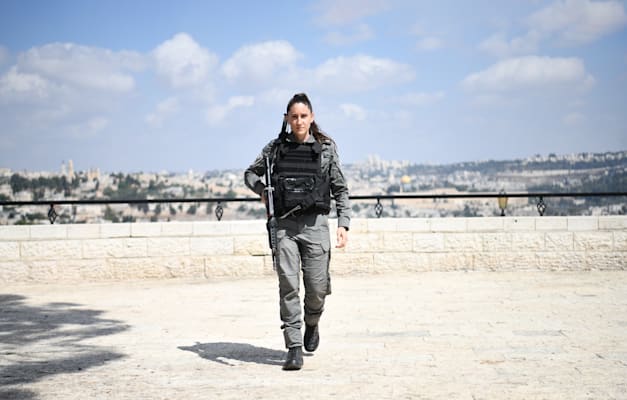 מורן אטלן מפקדת פלוגה במג''ב איו''ש בגזרת שכם / צילום: דובר מג''ב מורן אטלן מפקדת פלוגה במג''ב איו''ש בגזרת שכם / צילום: דובר מג''ב