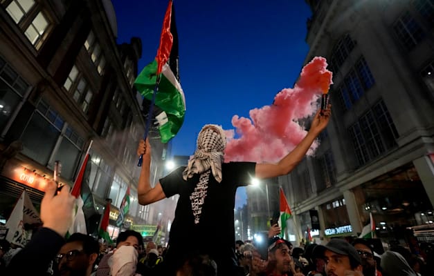 הפגנה פרו־פלסטינית בלונדון / צילום: ap, Kirsty Wiggleswort הפגנה פרו־פלסטינית בלונדון / צילום: ap, Kirsty Wiggleswort