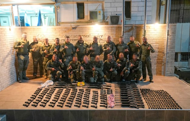ניסיון הברחת נשק מירדן שסוכל בשנה שעברה. בצה''ל מחזקים את הגבול / צילום: דוברות המשטרה ניסיון הברחת נשק מירדן שסוכל בשנה שעברה. בצה''ל מחזקים את הגבול / צילום: דוברות המשטרה