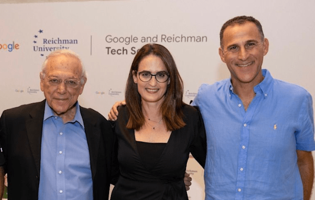 ברק רגב מנכ״ל גוגל ישראל, גלי שחר-אפרת מנכ״לית בית הספר להייטק, פרופ' אוריאל רייכמן הנשיא המייסד ויו''ר דירקטוריון אוניברסיטת רייכמן / צילום: גלעד קבלרצ׳יק ברק רגב מנכ״ל גוגל ישראל, גלי שחר-אפרת מנכ״לית בית הספר להייטק, פרופ' אוריאל רייכמן הנשיא המייסד ויו''ר דירקטוריון אוניברסיטת רייכמן / צילום: גלעד קבלרצ׳יק