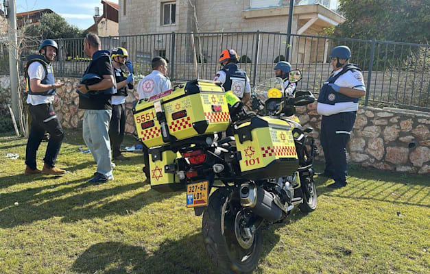 זירת הנפילה בנהריה היום (ה') / צילום: תיעוד מבצעי מד״א זירת הנפילה בנהריה היום (ה') / צילום: תיעוד מבצעי מד״א