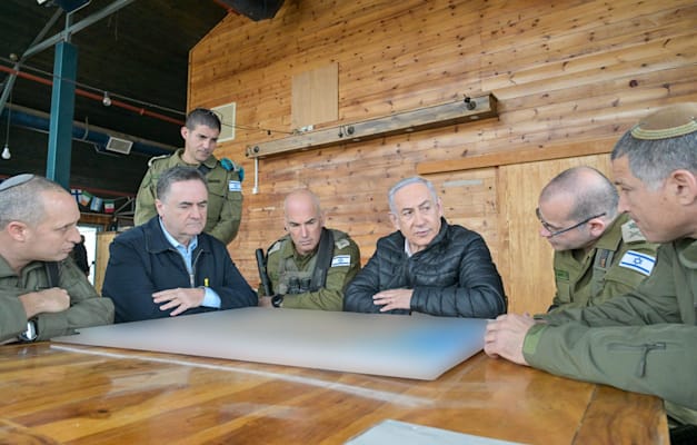 ראש הממשלה בנימין נתניהו ושר הביטחון ישראל כ''ץ בביקור בהר בנטל שברמת הגולן, היום / צילום: קובי גדעון/ לע''מ ראש הממשלה בנימין נתניהו ושר הביטחון ישראל כ''ץ בביקור בהר בנטל שברמת הגולן, היום / צילום: קובי גדעון/ לע''מ
