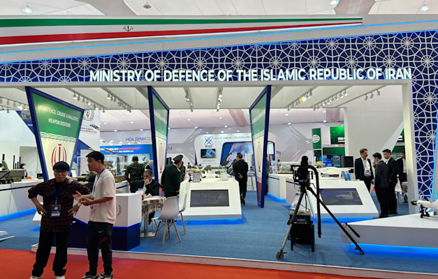 הביתן האיראני בתערוכת Defense Expo בויאטנם / צילום: ap, Aniruddha Ghosal הביתן האיראני בתערוכת Defense Expo בויאטנם / צילום: ap, Aniruddha Ghosal