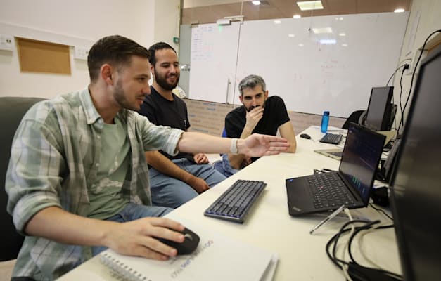 הכשרה בשיתוף פעולה של אלביט מערכות, אינפיניטי לאבס ועמותת עתידים / צילום: אינפיניטי הכשרה בשיתוף פעולה של אלביט מערכות, אינפיניטי לאבס ועמותת עתידים / צילום: אינפיניטי