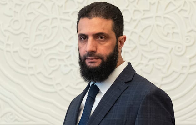 מנהיג המורדים בסוריה אל־ג'ולאני. ''צריך להיות דרוכים'' / צילום: ap, Mosa'ab Elshamy מנהיג המורדים בסוריה אל־ג'ולאני. ''צריך להיות דרוכים'' / צילום: ap, Mosa'ab Elshamy