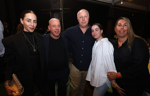 משפחת ברגר, ג׳ורגי אקירוב ובת זוגתו רוברטה בוארי / צילום: שלומי אמסלם משפחת ברגר, ג׳ורגי אקירוב ובת זוגתו רוברטה בוארי / צילום: שלומי אמסלם