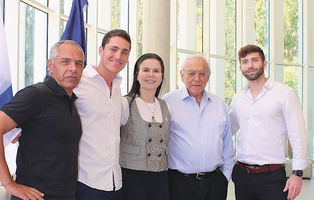 בן פרייז, פרופ' אוריאל רייכמן, עפרה שטראוס, אביב גרנות ופרופ' ניראון חשאי / צילום: אריאל שירי בן פרייז, פרופ' אוריאל רייכמן, עפרה שטראוס, אביב גרנות ופרופ' ניראון חשאי / צילום: אריאל שירי