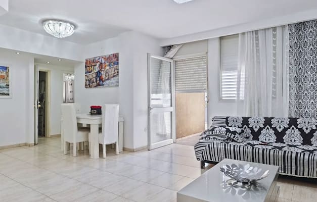 דירת 6 חדרים בבת ים / צילום: נדב נחמיאס דירת 6 חדרים בבת ים / צילום: נדב נחמיאס