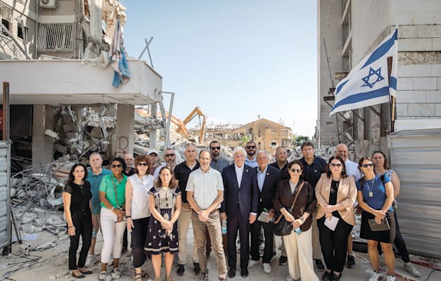 סיור המנכ''לים בבת ים / צילום: עומרי דגן עבור הסוכנות היהודית סיור המנכ''לים בבת ים / צילום: עומרי דגן עבור הסוכנות היהודית