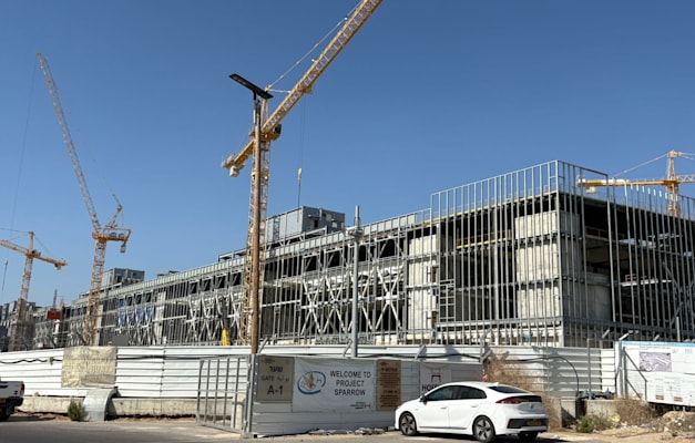 המפעל החדש שאינטל בונה בקריית גת. קיבלה מהמדינה 3.2 מיליארד דולר לבנייתו / צילום: מיטל וייזברג המפעל החדש שאינטל בונה בקריית גת. קיבלה מהמדינה 3.2 מיליארד דולר לבנייתו / צילום: מיטל וייזברג