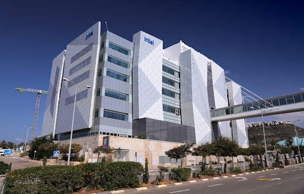 מטה אינטל ישראל בחיפה. באוצר בטוחים שהעסקה עם אינטל יצרה תועלת פיסקאלית / צילום: Shutterstock מטה אינטל ישראל בחיפה. באוצר בטוחים שהעסקה עם אינטל יצרה תועלת פיסקאלית / צילום: Shutterstock