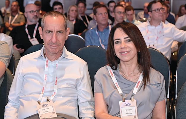 לאה שוורץ ואורי אלון לאה שוורץ ואורי אלון