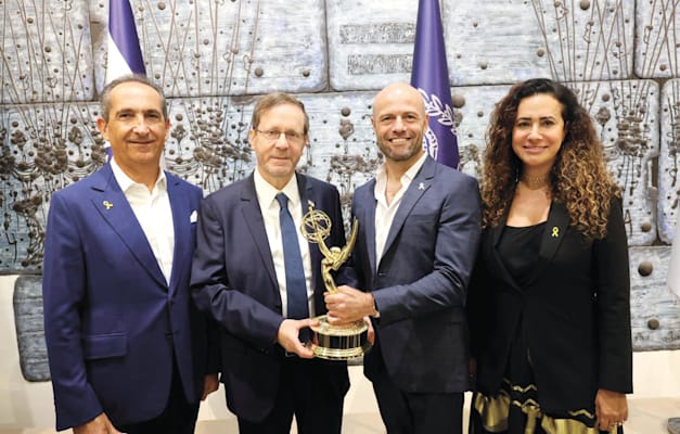 פטריק דרהי, טל גרנות ויריב מוזר עם הנשיא יצחק הרצוג / צילום: רפי דלויה פטריק דרהי, טל גרנות ויריב מוזר עם הנשיא יצחק הרצוג / צילום: רפי דלויה