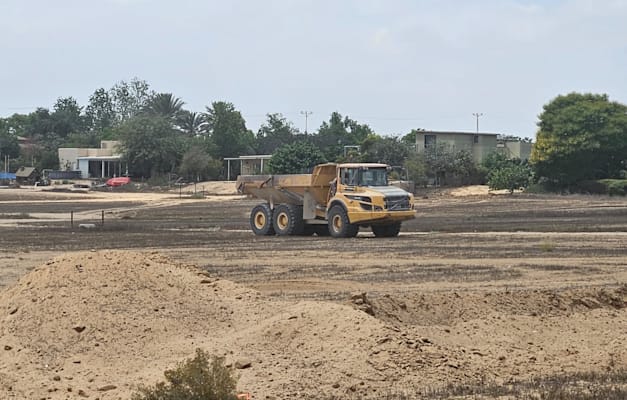 עבודות הבנייה בשכונה החדשה במושב עין בושר / צילום: אביב עבודות הבנייה בשכונה החדשה במושב עין בושר / צילום: אביב