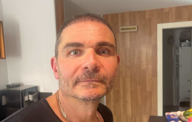 אילן פריג', בעלי הקצבייה נתח בשר. ''מצליח בזכות הלקוחות הנאמנים, מסביב מלא חנויות נסגרו'' / צילום: פרטי אילן פריג', בעלי הקצבייה נתח בשר. ''מצליח בזכות הלקוחות הנאמנים, מסביב מלא חנויות נסגרו'' / צילום: פרטי
