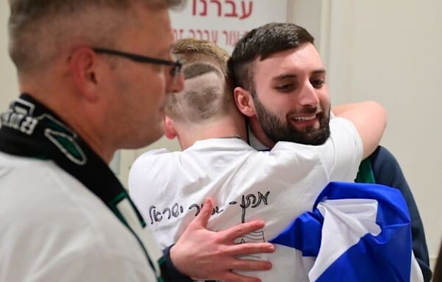 מתן אנגרסט בביה''ח איכילוב / צילום: רפי בן חקון, לע''מ