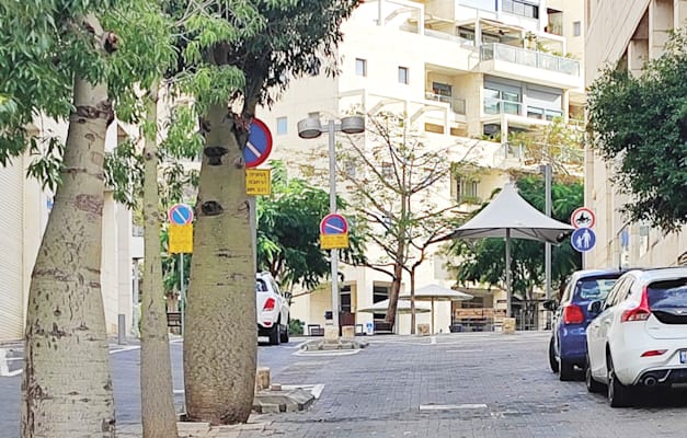 שכונת המשתלה בתל אביב. ''בשישי בבוקר תרצה ללכת בשינקין ולא במשתלה'' / צילום: גלי וינרב שכונת המשתלה בתל אביב. ''בשישי בבוקר תרצה ללכת בשינקין ולא במשתלה'' / צילום: גלי וינרב