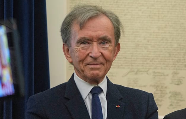 בעלי LVMH ברנאר ארנו. התרברב כי רווחי ספורה הם ב''מספרים שלא ייאמנו'' / צילום: ap, Mark Schiefelbein בעלי LVMH ברנאר ארנו. התרברב כי רווחי ספורה הם ב''מספרים שלא ייאמנו'' / צילום: ap, Mark Schiefelbein