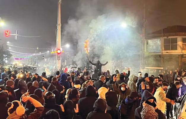 הפגנות באיראן, בשבוע שעבר. ''הכי טוב לתת להם ליפול לבד'' / צילום: צילום מסך מרשתות חברתיות