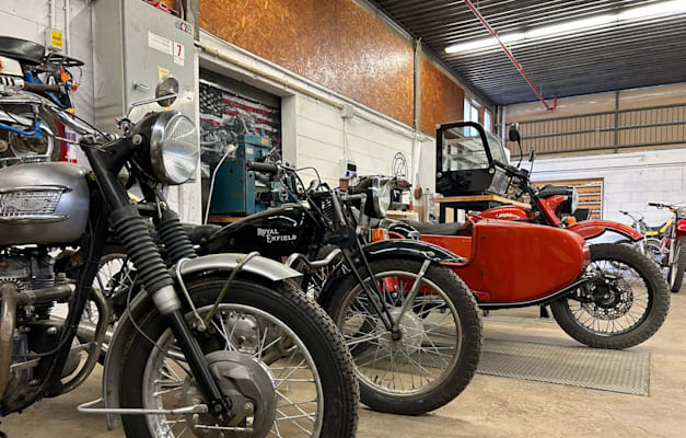 אופנועים בסדנא / צילום: ניתאי גרסיה