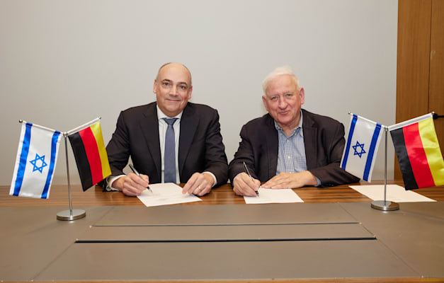 רולף האבן יאנסן, מנכ״ל האפאג-לויד ויאיר סרוסי, יו״ר דירקטוריון צים / צילום: שוקה כהן