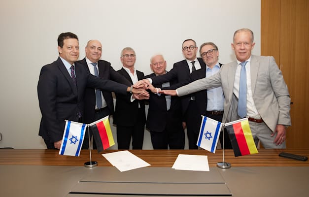 נציגי הפג לויד, צים וקרן פימי באירוע החתימה / צילום: שוקה כהן