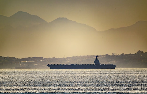 נושאת המטוסים האמריקאית פרורד בדרכה למזרח התיכון / צילום: Reuters, dparody/Instagram נושאת המטוסים האמריקאית פרורד בדרכה למזרח התיכון / צילום: Reuters, dparody/Instagram