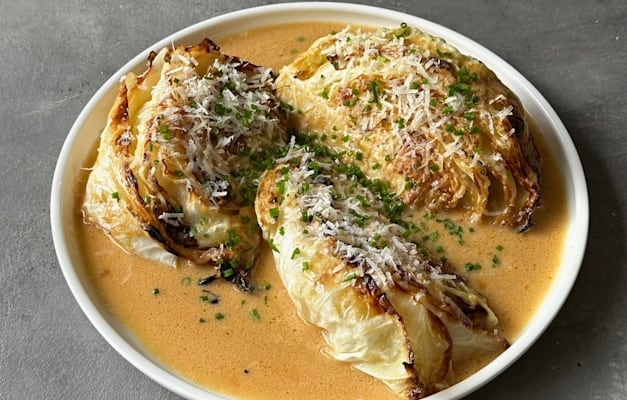 כרוב בחמאת מיסו / צילום: נועם מורדוך