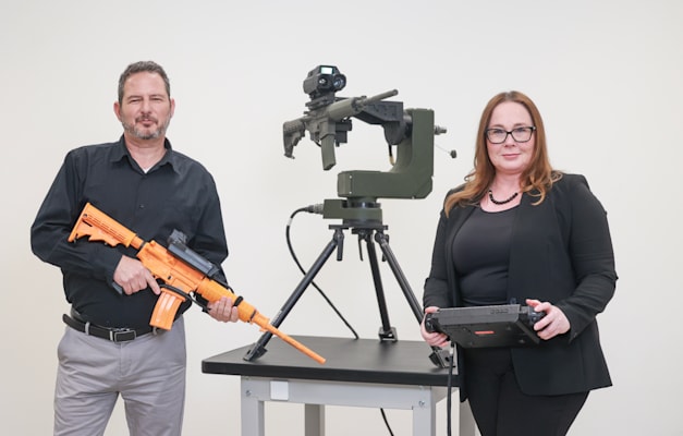 מיכל מור ואבשלום ארליך מייסד משותף וסמנכ''ל טכנולוגיות. הכירו ברפאל / צילום: שלומי יוסף