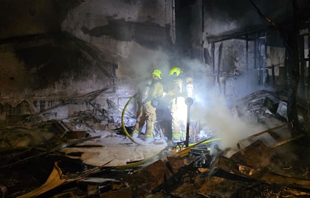 הבית השרוף בזירת הנפילה בנהריה / צילום: כבאות והצלה לישראל