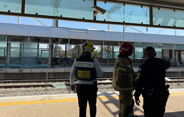 זירת הנפילה בתחנת הרכבת בחולון / צילום: מד''א