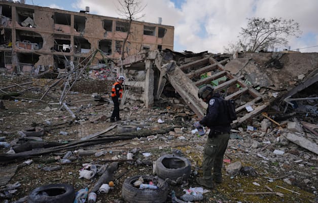 זירת נפילה בדימונה / צילום: ap, Ariel Schalit