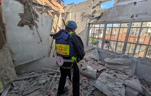 פגיעה באזור בני ברק, הבוקר / צילום: דוברות מד''א