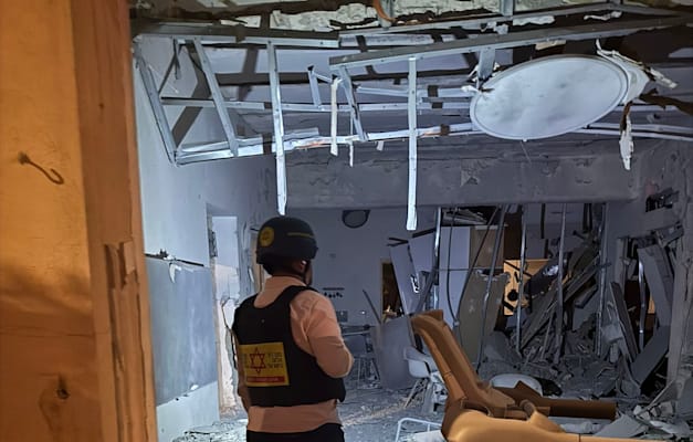 דירה שנפגעה ברמת גן / צילום: מד''א