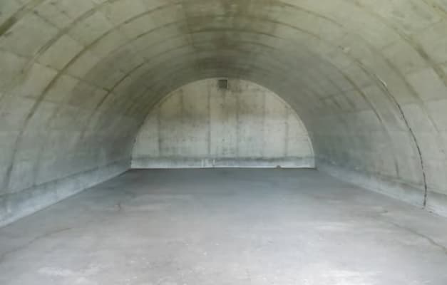 בונקר ריק. במקור היה זה בסיס לאחסון תחמושת במלחמת העולם השנייה / צילום: באדיבות WSJ
