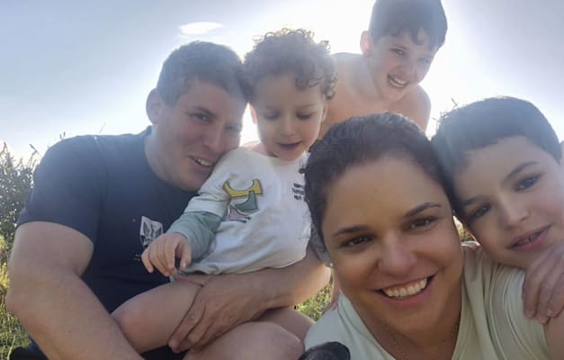 יפעת שוורץ-טרבולוס ומשפחתה, עברו לקיבוץ יפתח. ''לילדים טוב פה'' / צילום: פרטי יפעת שוורץ-טרבולוס ומשפחתה, עברו לקיבוץ יפתח. ''לילדים טוב פה'' / צילום: פרטי