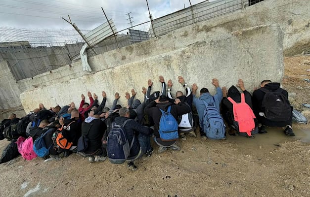 מעצר שב''חים באזור התעשייה עטרות / צילום: דוברות משטרת ישראל מעצר שב''חים באזור התעשייה עטרות / צילום: דוברות משטרת ישראל