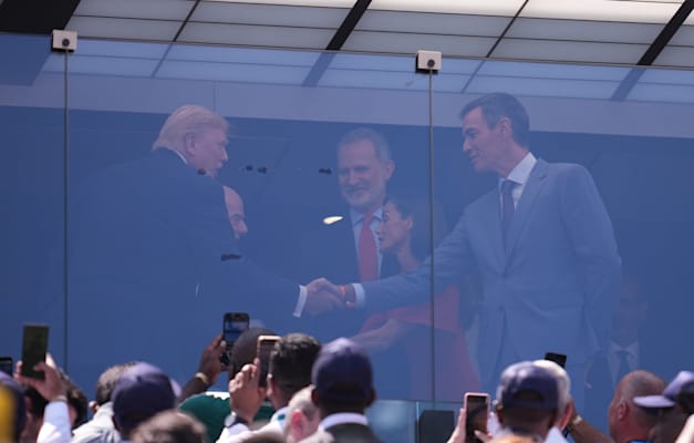 סנצ'ס עם טראמפ ביציע הכבוד במונדיאל / צילום: Reuters, Jose Hernandez