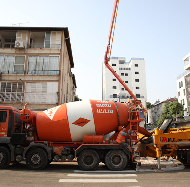 אתר בנייה. היקף הישראלים בענף עלה / צילום: כדיה לוי