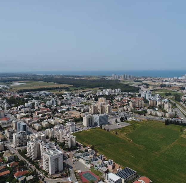 חדרה. אין מספיק אוטובוסים / צילום: Shutterstock, Mapic Aerials