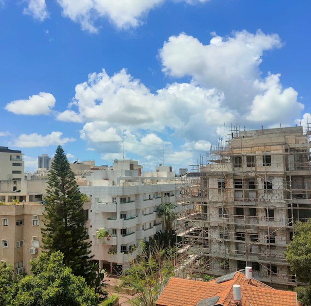 בנייה ברמת גן / צילום: פביו טרופה