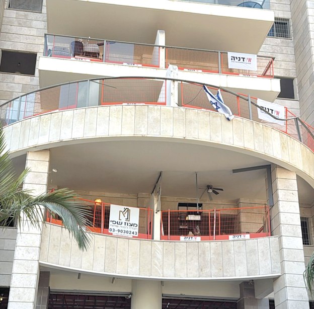 הנכס עדיין בשיפוץ אבל הדיירים התבקשו לחזור אליו. ''ככה מבקשים מאיתנו לנהל שגרת חיים'' / צילום: פרטי