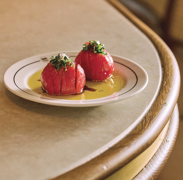 עגבניות קלופות / צילום: נועם פריסמן, O'lala Creative