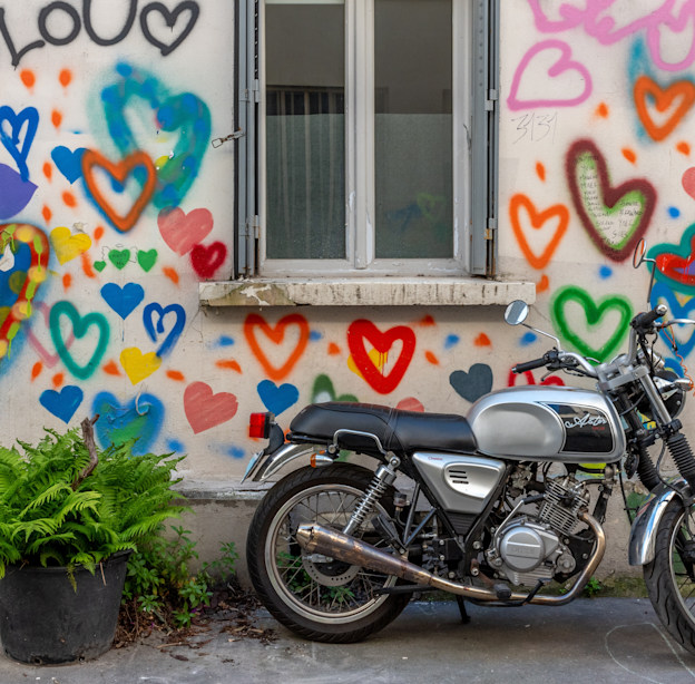 רחוב בפריז / צילום: Shutterstock