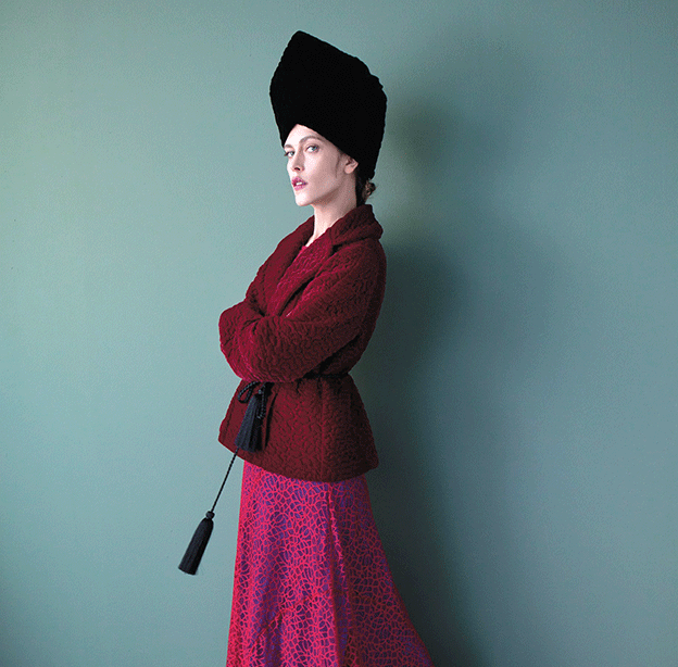 יאנה גור בקולקציית עונת הנדודים 2016. השראות מקומיות / צילום: פרטי