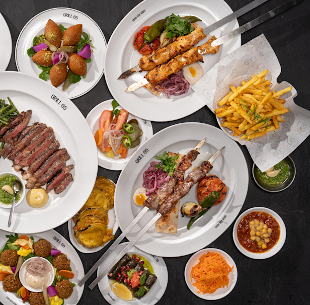 פתיחת שולחן ב''גריל 65'' / צילום: אנטולי מיכאלו