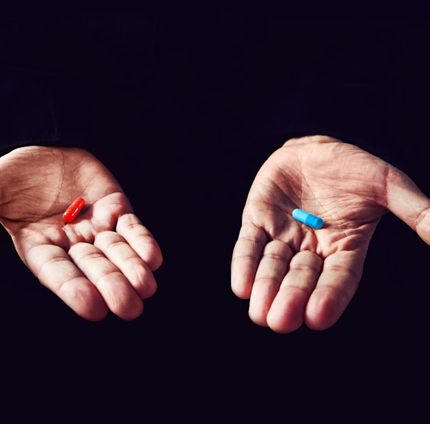 גלולות סטייל מטריקס. רעיון שמציע שחרור / צילום: Shutterstock