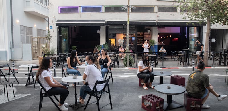 בית קפה בנחלת בנימין בתל אביב / צילום: כדיה לוי