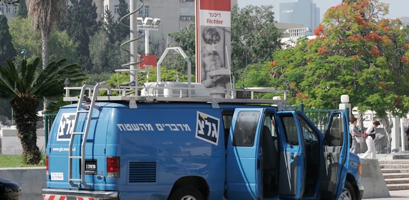 ניידת שידור של גלי צה''ל / צילום: עינת לברון
