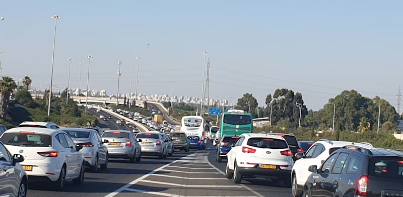 פקק על כביש 4 / צילום: גיא ליברמן